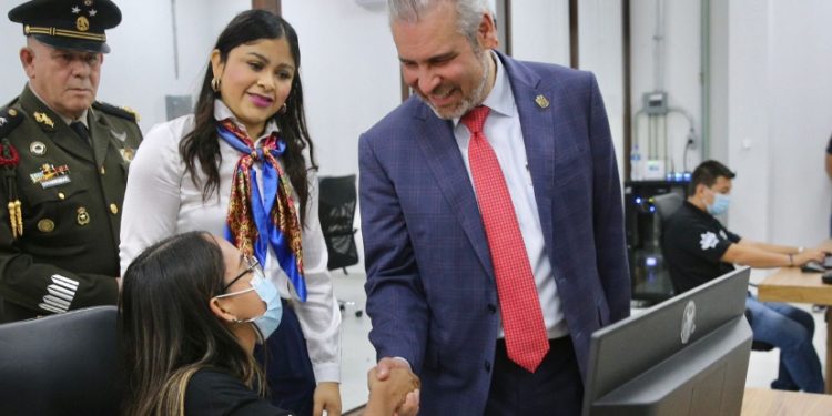 Inaugura Bedolla C2i en Sahuayo; afirma que seguirá el apoyo para reforzar la seguridad