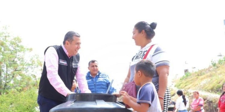 Juan Carlos Barragán encabeza entrega apoyos para vivienda y material para escuelas en Morelia