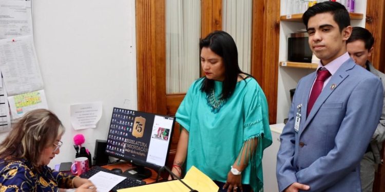 Acompaña Eréndira Isauro iniciativa del Colectivo LGBT+ Rights México reconocimiento de aportaciones de la comunidad LGBTIQ+