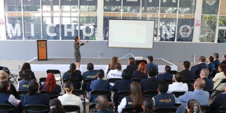 Imparte FGE conferencia sobre la importancia de excluir el Lenguaje Sexista en la sociedad