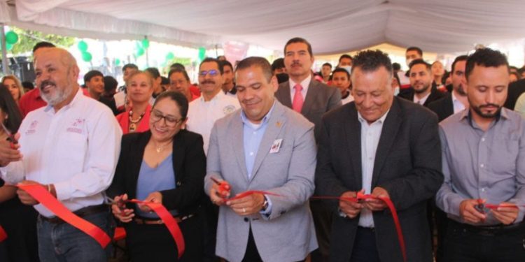 Inaugura Bladimir González Expo Orienta Educativa en Tarímbaro