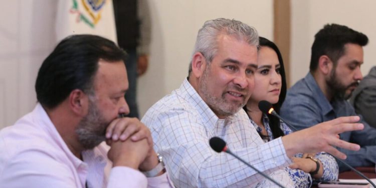 Instala Bedolla Comité de Participación Ciudadana para mejorar el mercado de Pátzcuaro