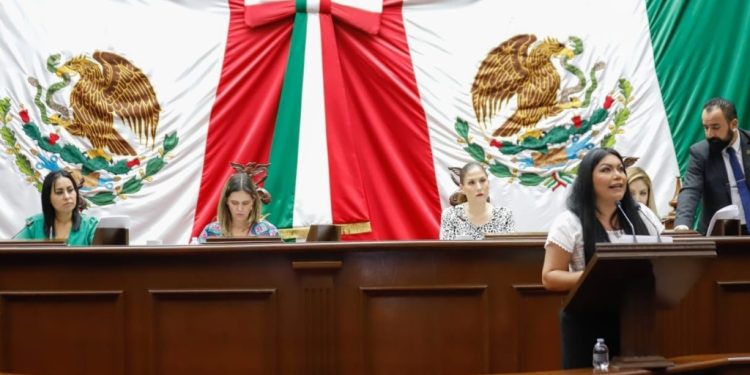 Exhorta Congreso a dar más apoyos, para que artesanos asistan a Tianguis Artesanal