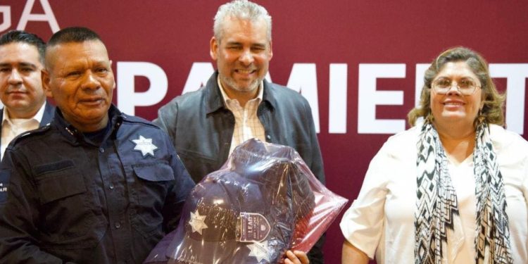 Policías más capacitados y equipados fortalecen estrategia de seguridad: Julieta García