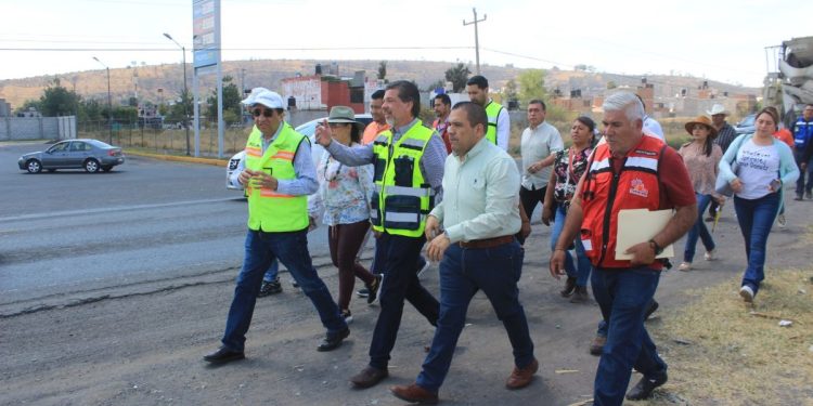 Recorre Bladimir González tramo a ampliar en la Morelia–Zinapécuaro