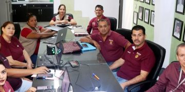 Personal del ayuntamiento de Buenavista Tomatlán Capacita a personal en el área de Política Social