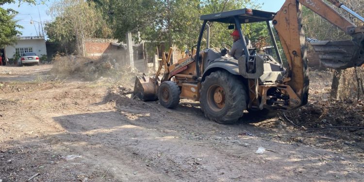 en Buenavista inician obra en la calle Vicente Guerrero