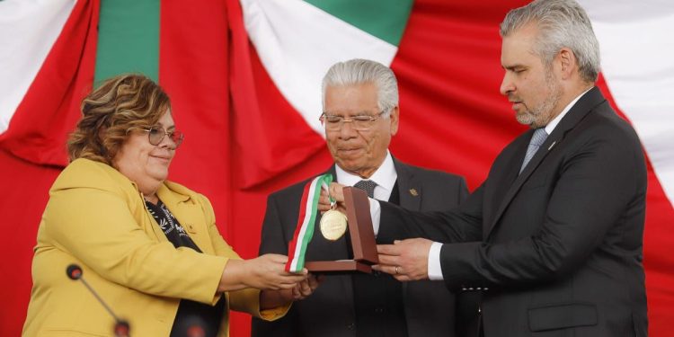 A rebelarse y luchar por la justicia y la equidad, convoca Santiago Zúñiga a jóvenes michoacanos