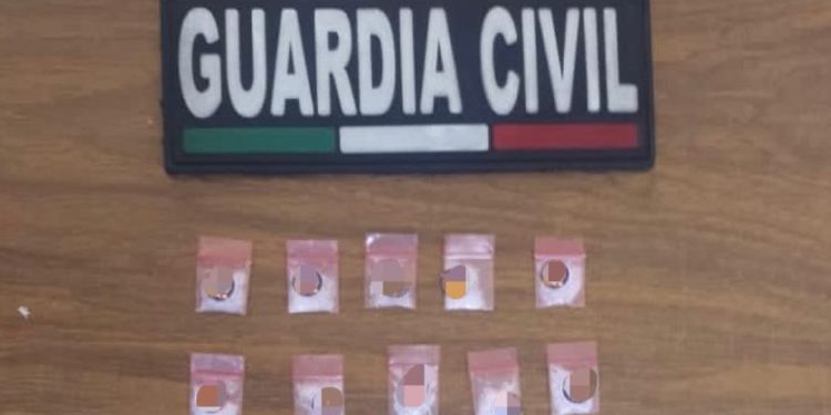 En operativos, Guardia Civil asegura más de 140 envoltorios de droga y detiene a 12 personas