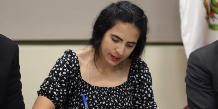 Atendidas, más de mil 800 personas en jornadas regionales de la Seimujer