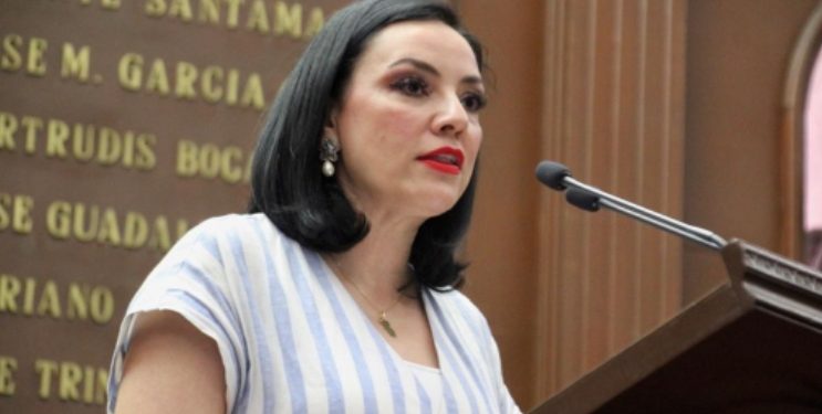 Diputada Adriana Hernández busca mayores sanciones para la violencia familiar