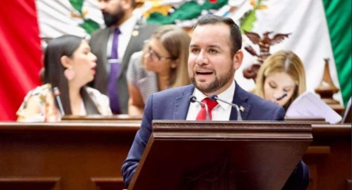 Busca Reyes Galindo que en Michoacán se aplique el principio de paridad de género en el otorgamiento de becas escolares