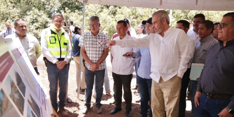 Rehabilitación de camino Peribán-Buenavista al 90%