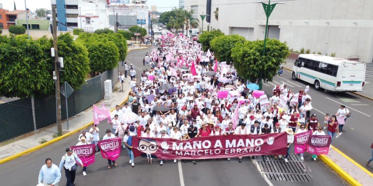 Barragán encabeza caminata con miles de ciudadanos en apoyo a Marcelo Ebrard en Morelia
