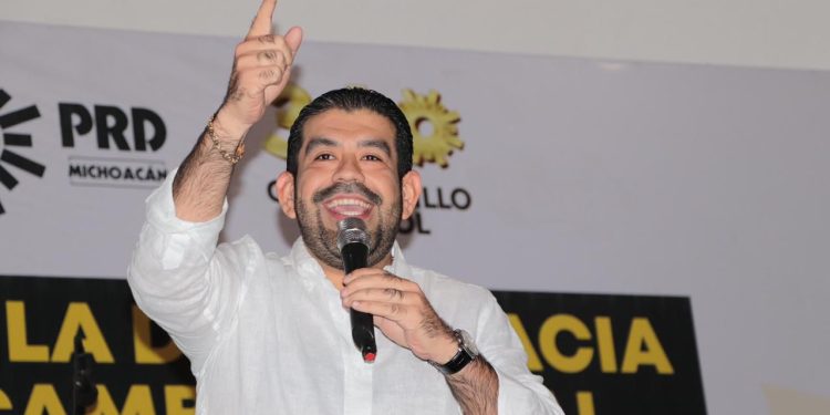 A 34 años con el brillo del sol, ¡Hay PRD para rato!