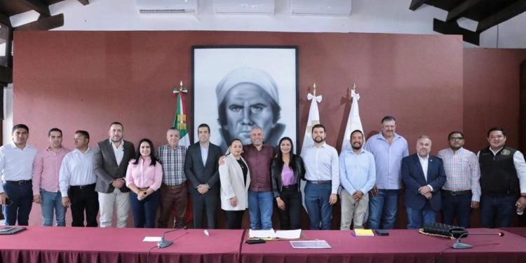 Dirigente estatal del PRD respalda a las y los alcaldes emanados de su partido