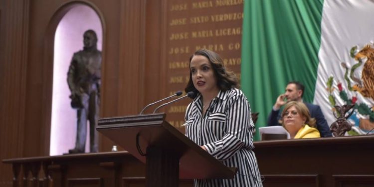 Pide Andrea Villanueva aumentar productividad legislativa a la 75 Legislatura