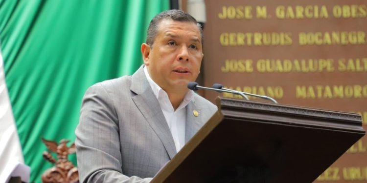 Por encima de diferencias la prioridad debe ser Morelia: JC Barragán