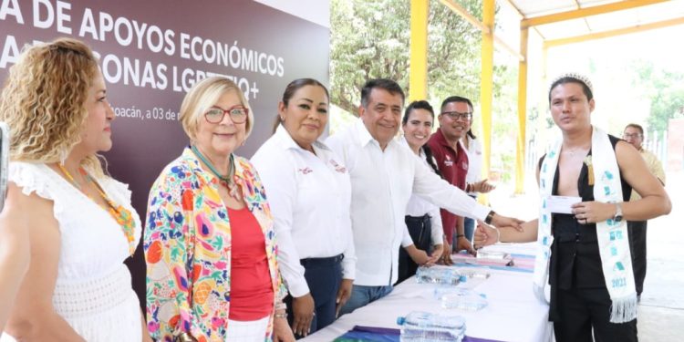 Recibe población LGBTTTIQ + estímulo económico