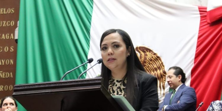 Presenta diputada Liz Hernández, iniciativa para crear resoluciones judiciales de fácil comprensión para menores, adolescentes y personas con alguna discapacidad.