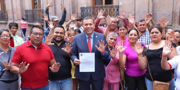 Juan Carlos Barragán solicita al gobierno del estado puente de acceso a Villas del Pedregal