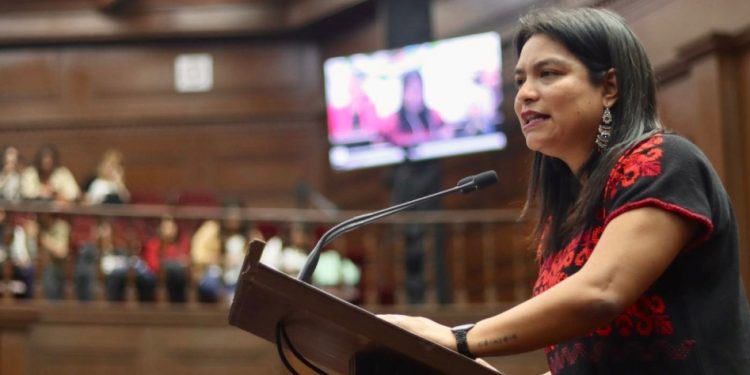 Propone Erendira Isauro eliminación de materiales educativos que hacen apología de la violencia de género