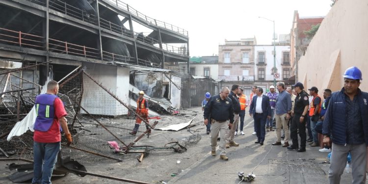 Continúa Fiscalía General con labores de peritaje en Mercado Independencia