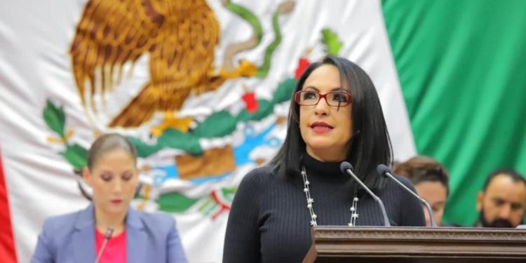 Celebra Lupita Díaz la aprobación del marco jurídico para el combate del bullying en Michoacán