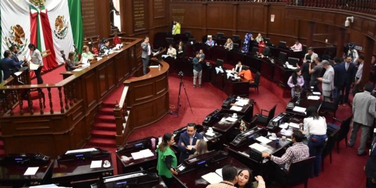 Aprueba 75 Legislatura creación de la presea “Manuel Buendía”