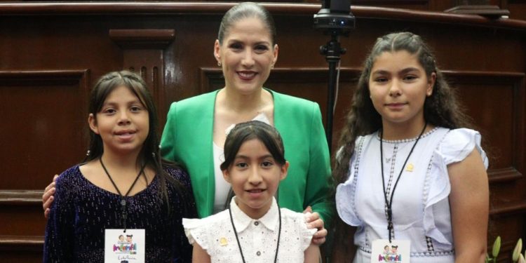 La voz de la niñez retumba en congreso michoacano, piden un Estado más incluyente: Ivonne Pantoja