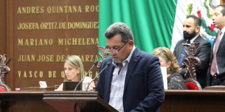 Reyes Cosari presenta iniciativa para que la población en prisión preventiva ejerza su derecho a votar