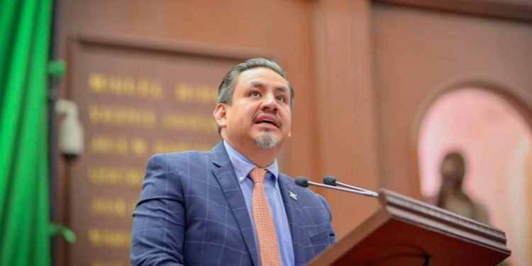 Expedición de licencias de conducir extemporáneas no debe partir de una visión inquisitiva: Víctor Manríquez