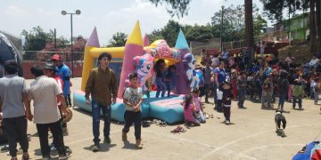 Colonias y Calles Unidas de Pátzcuaro festejó a cientos de infantes