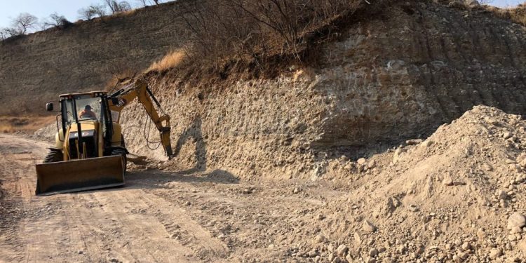 Ayuntamiento de Juárez realiza ampliación de Camino Rural