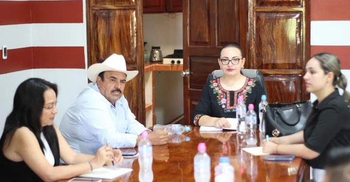 Ayuntamiento de Parácuaro comprometido a servir