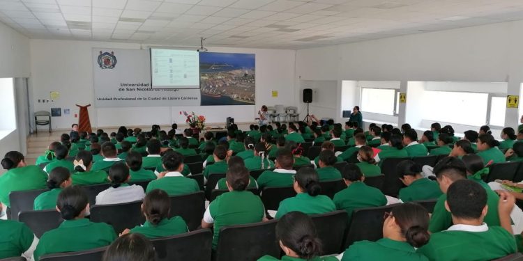 Fortalece Conalep formación de estudiantes de Enfermería General