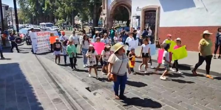 Condena Sipinna utilización de niñas y niños en manifestaciones con fines políticos en Pátzcuaro