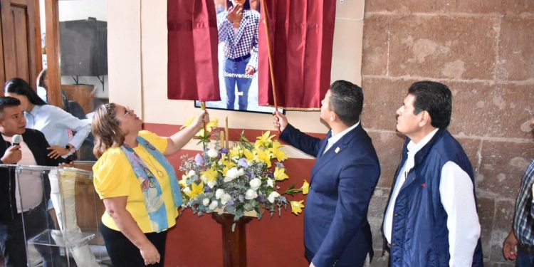 Tiene 75 Legislatura pantalla de información en formato con Lengua de Señas