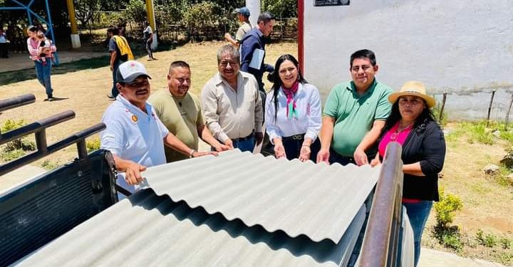 Comprometida con la inversión educativa, Araceli Saucedo Reyes trabaja para mejorar la infraestructura en escuelas de Salvador Escalante