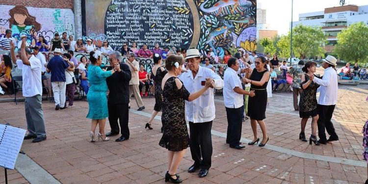 Entre sonrisas y baile, deleitó la Orquesta Sinfónica de la SSP a morelianos