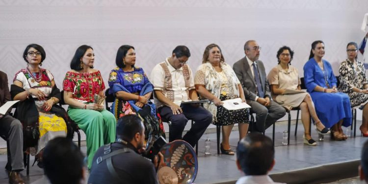 Con reconocimiento a mujeres, inauguran IEM y Congreso de Michoacán Tercer Encuentro de Mujeres Indígenas