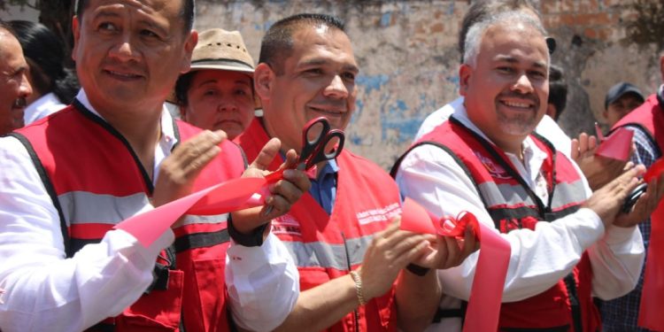 Inaugura Bladimir González y Carlos Torres Piña vialidad en Tarímbaro