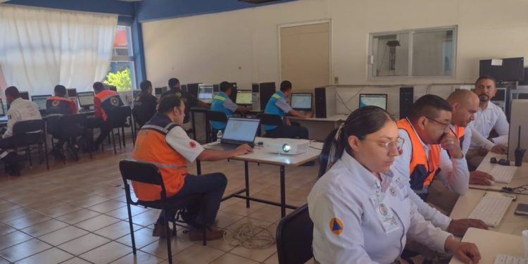Imparte Protección Civil capacitación sobre el Sistema de Monitoreo de Riesgos