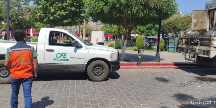 Se restablece energía eléctrica en Huetamo