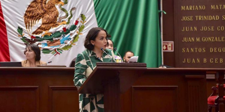 Más instrumentos musicales y menos armas para la construcción de una sociedad en paz: Andrea Villanueva