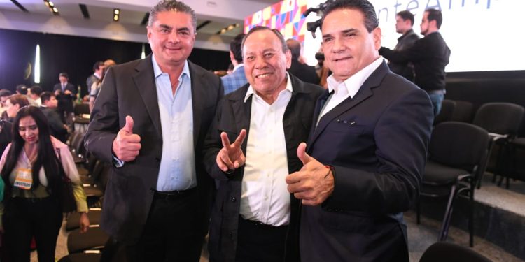 El aspirante a coordinar el Frente Amplio se dijo confiado en ser el único que puede ganarle a las corcholatas