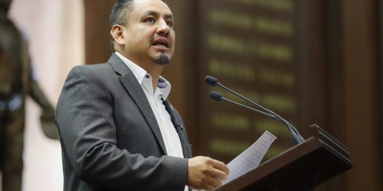 A propuesta de Víctor Manríquez exhorta Congreso a Ejecutivo Federal sobre costos en autopistas