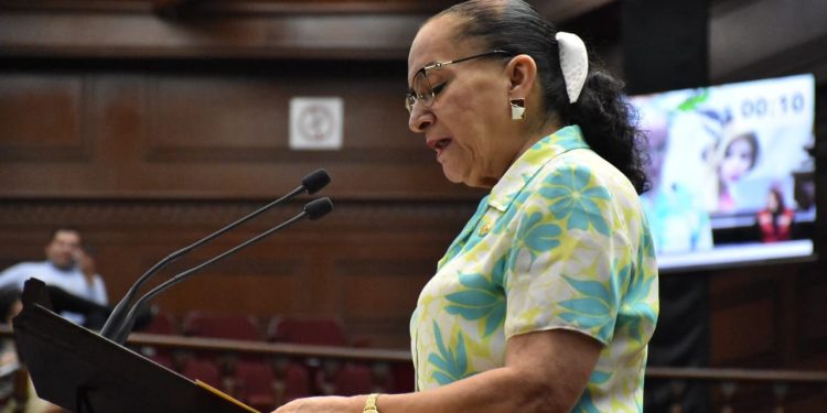 Ley debe regular los decibeles de sonido en el transporte público: Julieta Gallardo