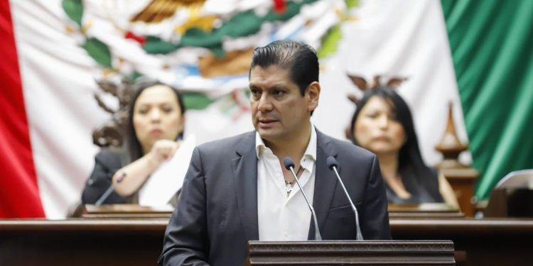 Propone Ernesto Núñez eliminar vigencia en actas de nacimiento o defunción como requisito en trámites