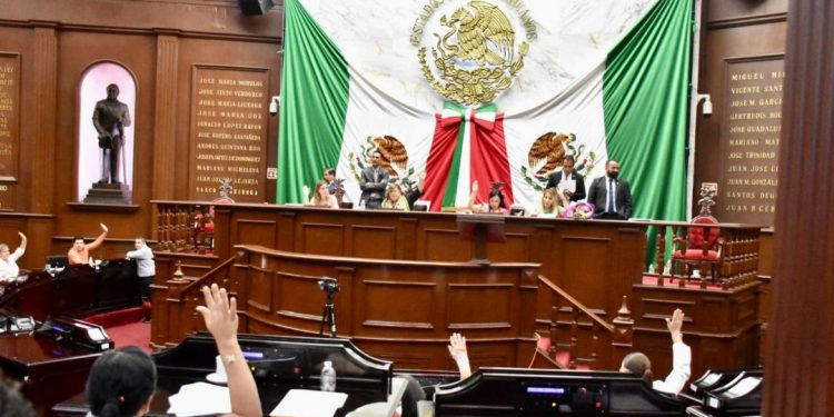 Exhorta Congreso a los ayuntamientos para que den solución a problemática de perros en situación de calle